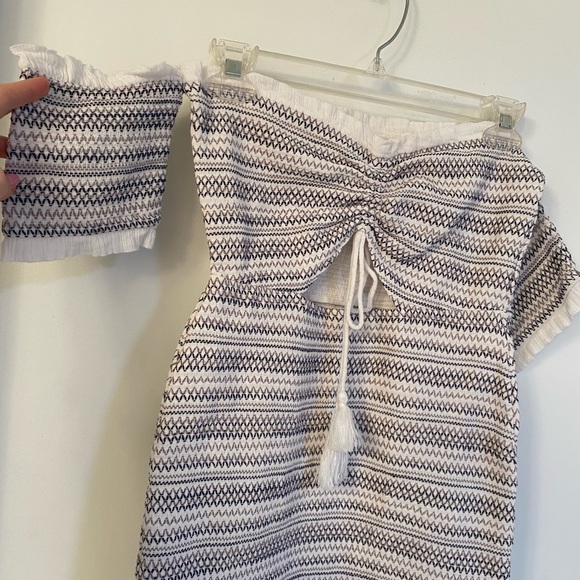 Tobi Off the shoulder Dress - Picture 5 of 6